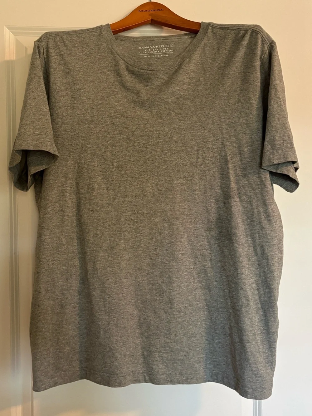 Banana Republic Classic Men's Grey Crew Neck T-Shirt
